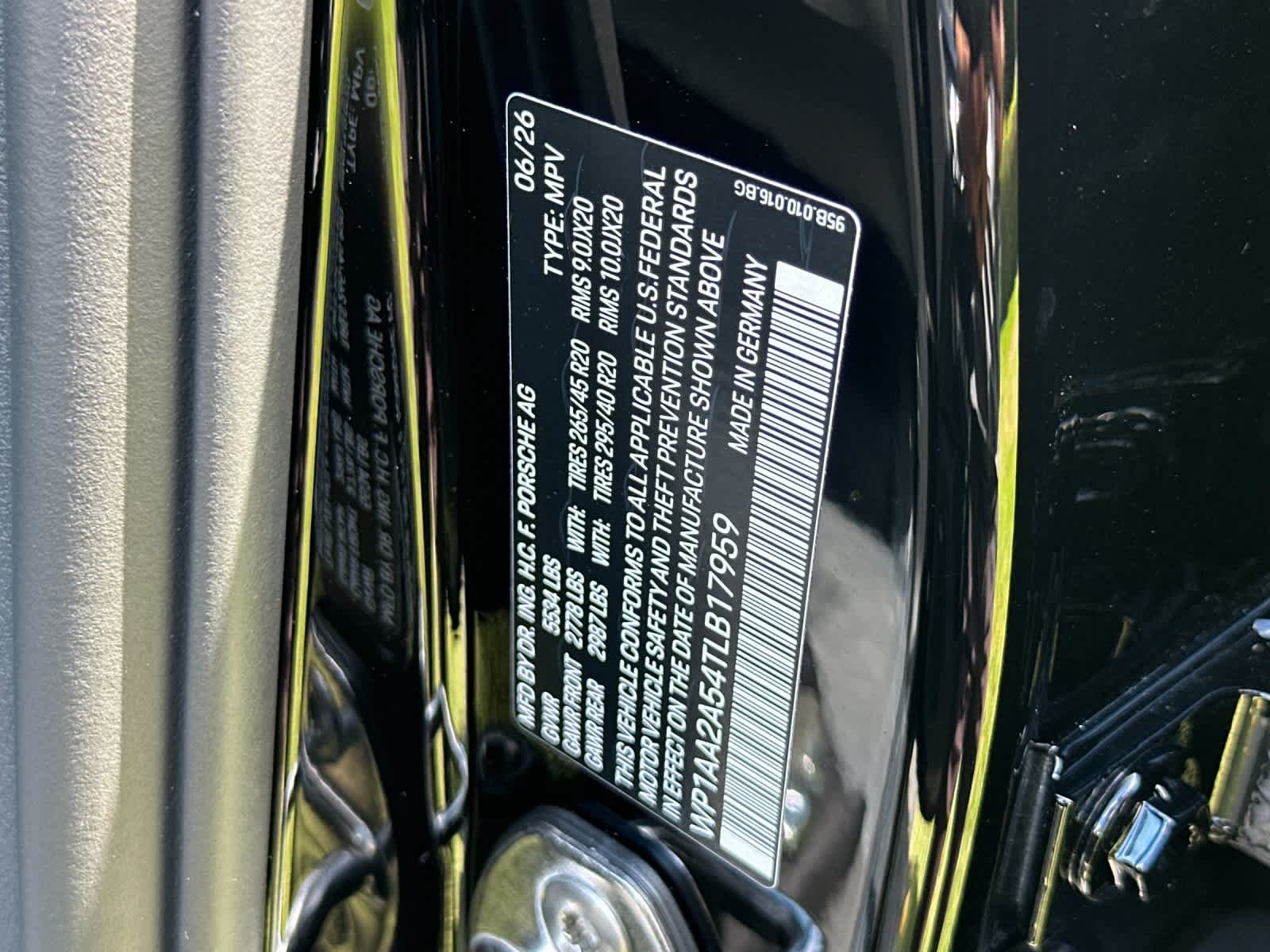 New 2026 Porsche Macan AWD/4WD image 32