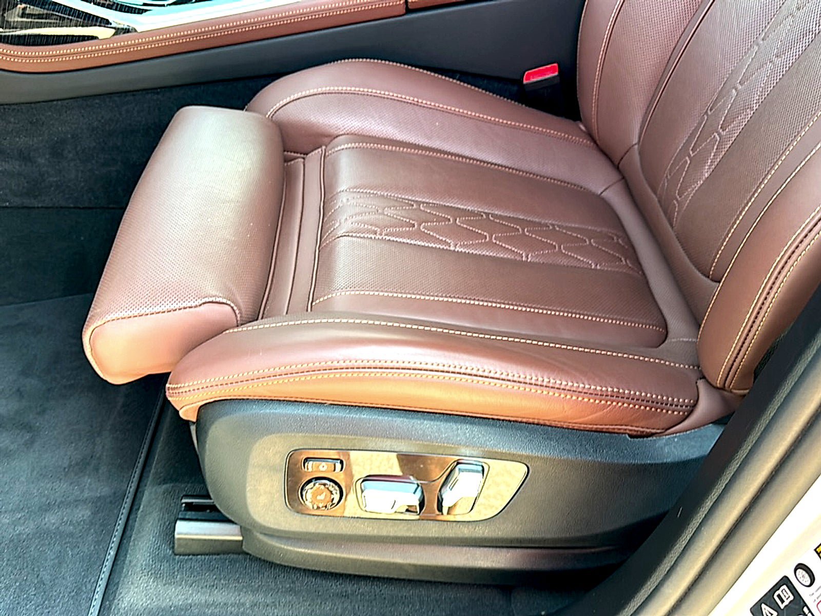 Used 2025 BMW X7 M60i AWD/4WD image 15
