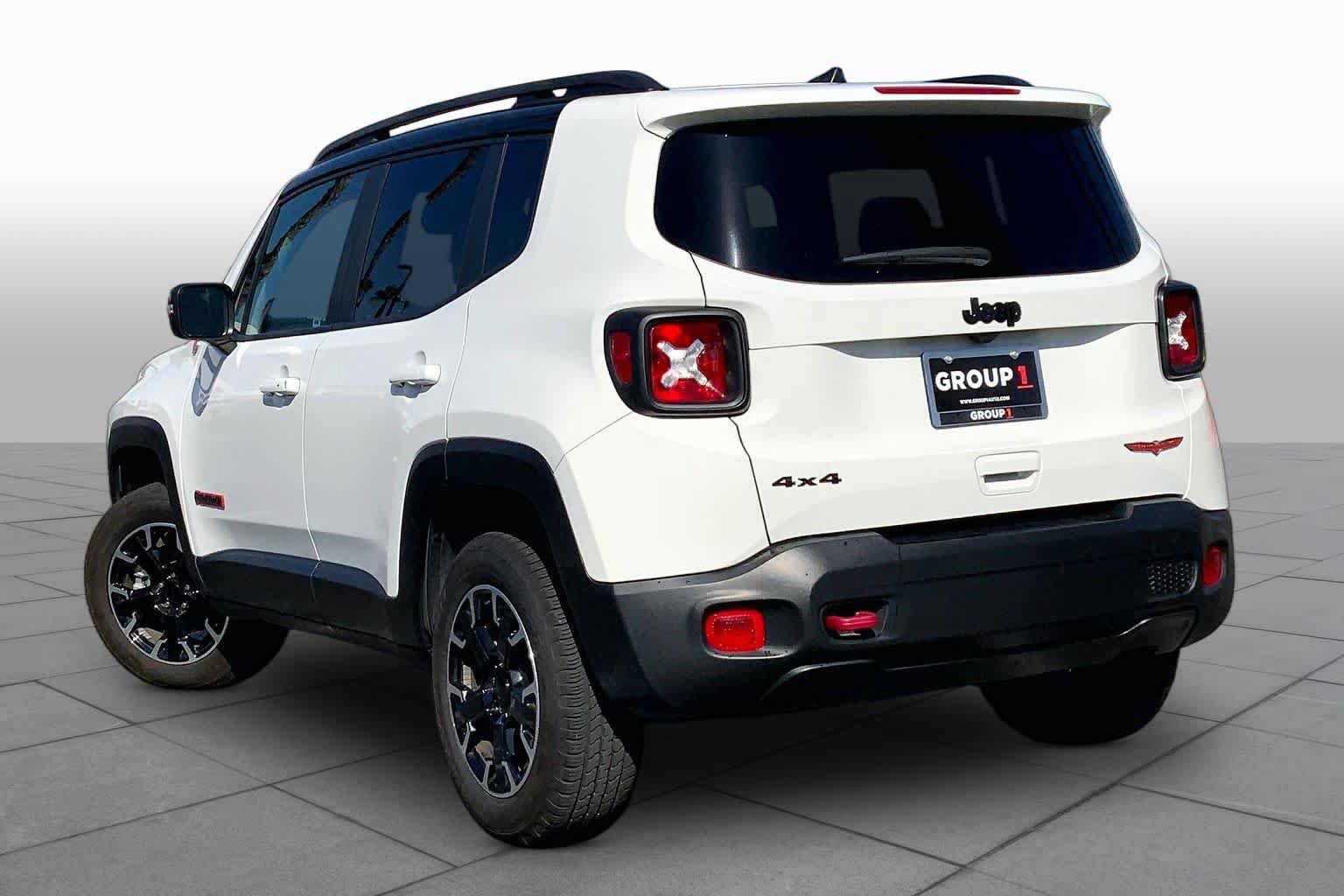 Used 2023 Jeep Renegade Trailhawk w/ Trailhawk Elite Group AWD/4WD image 11