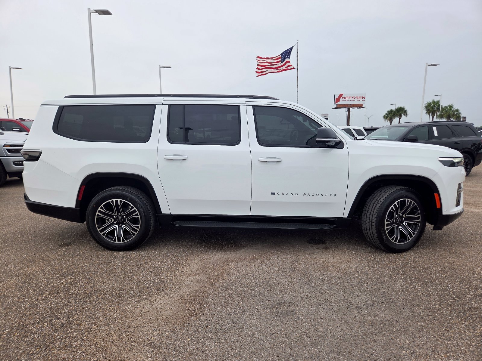 New 2026 Jeep Grand Wagoneer L 4WD w/ Premium Group I image 8