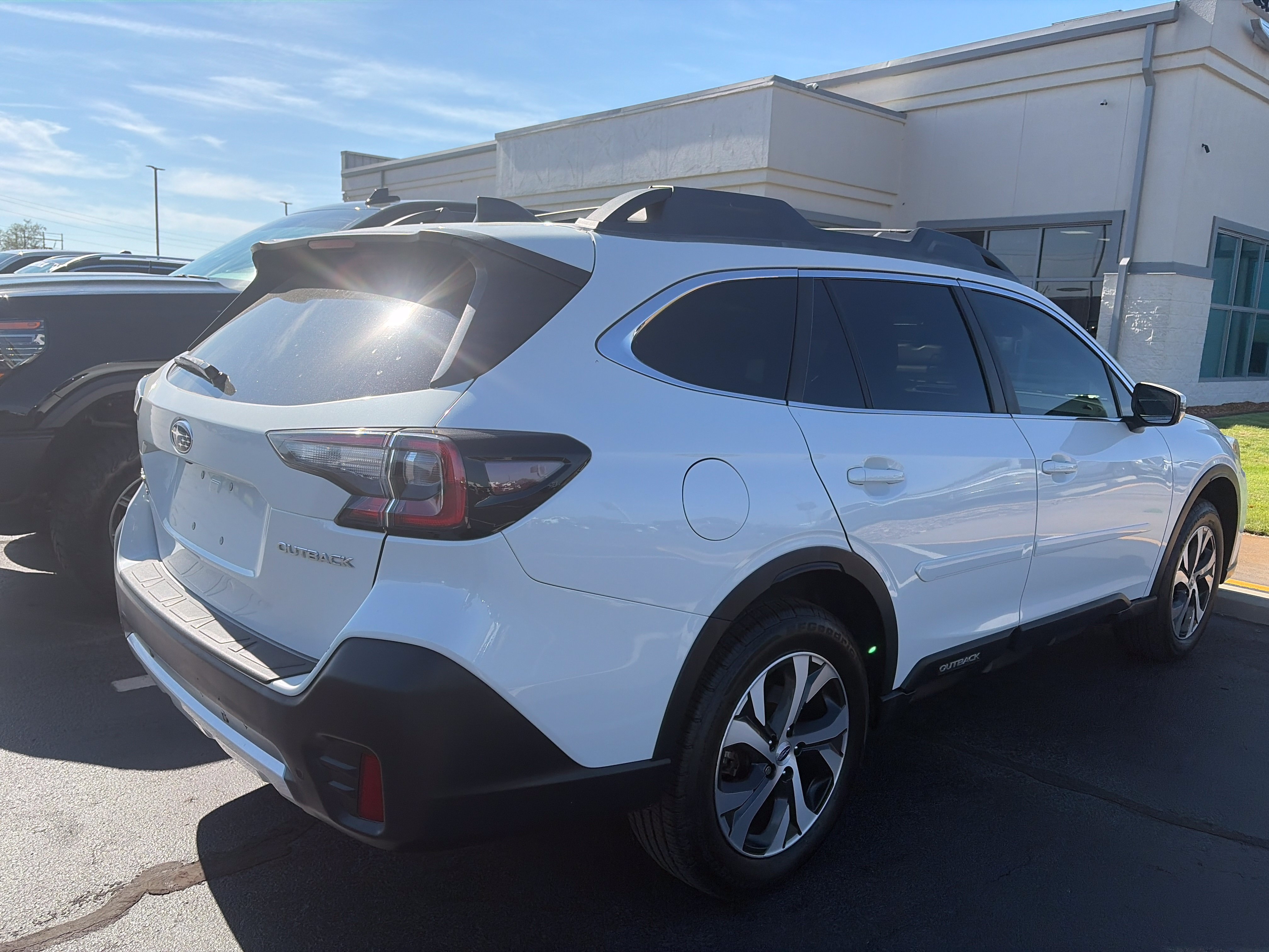 Used 2021 Subaru Outback Limited AWD/4WD image 6