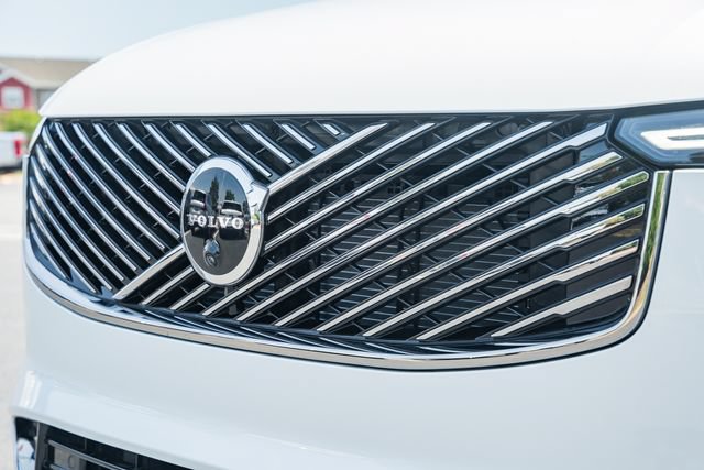 New 2026 Volvo XC90 B6 Plus w/ Protection Package Premier AWD/4WD image 13