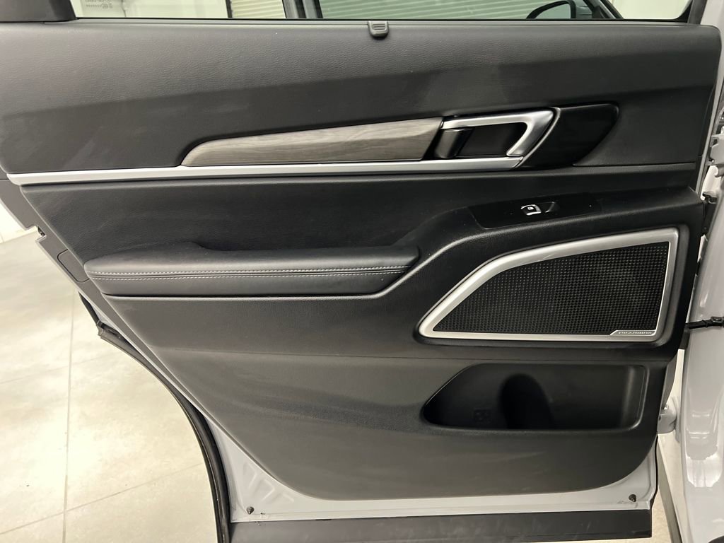 Used 2023 Kia Telluride EX X-Line image 16