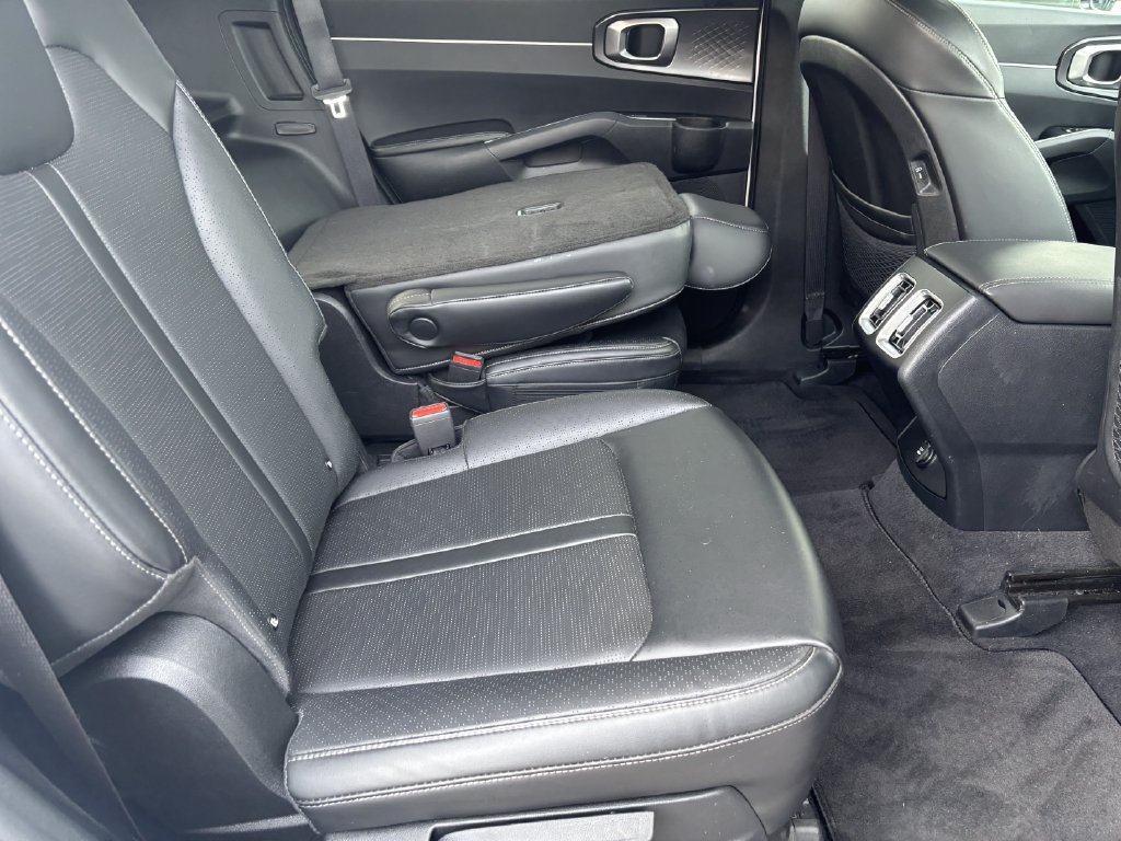 Used 2025 Kia Sorento EX AWD/4WD image 29