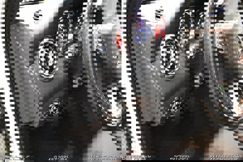 Used 2018 Mercedes-Benz GLA 250 4MATIC w/ Premium Package image 27