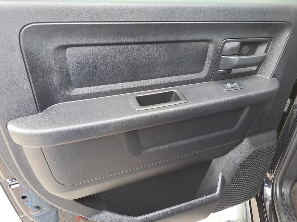 Used 2017 RAM 3500 Tradesman w/ Chrome Appearance Group image 17