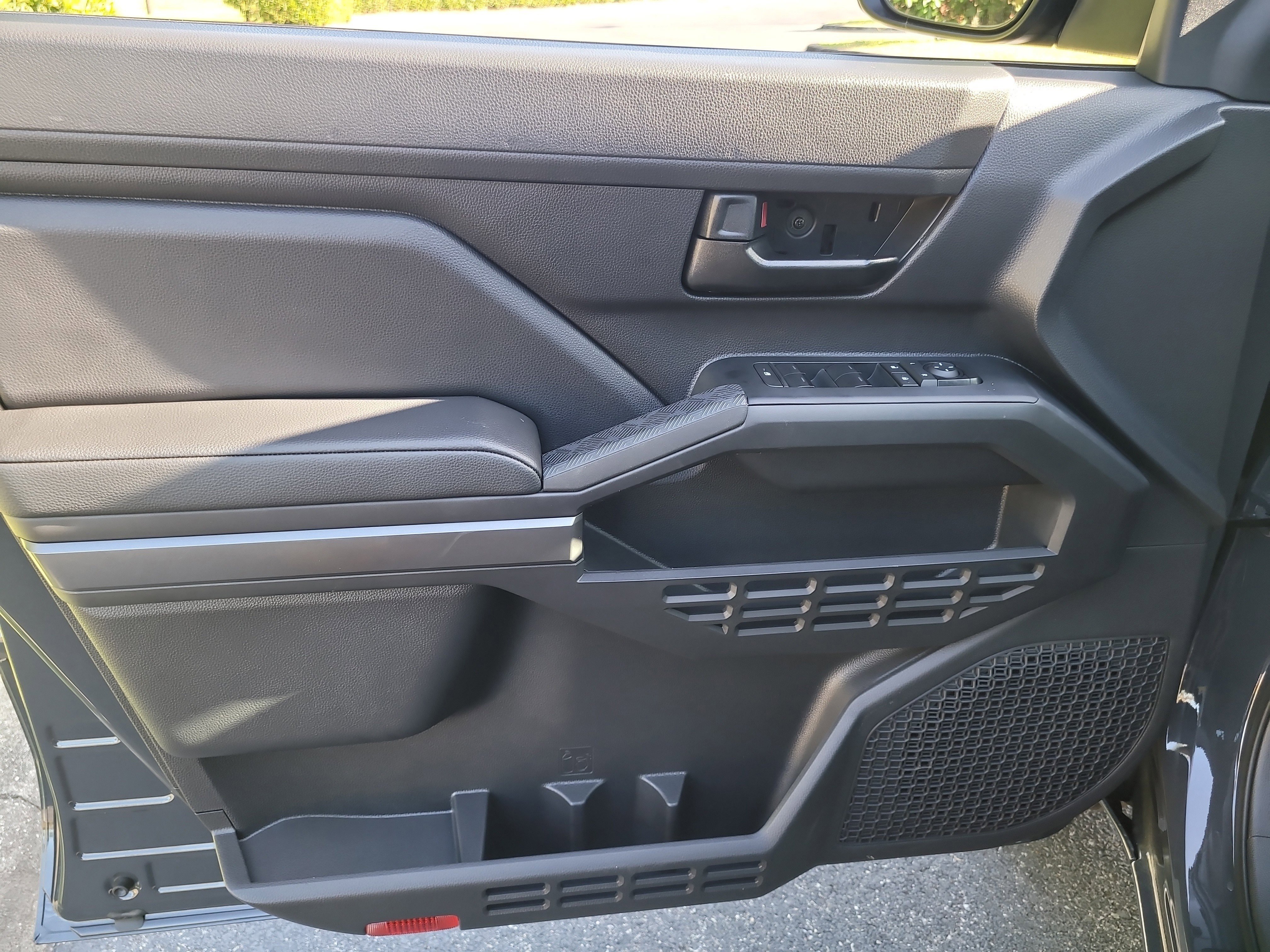 Certified 2025 Toyota Tacoma SR5 image 17