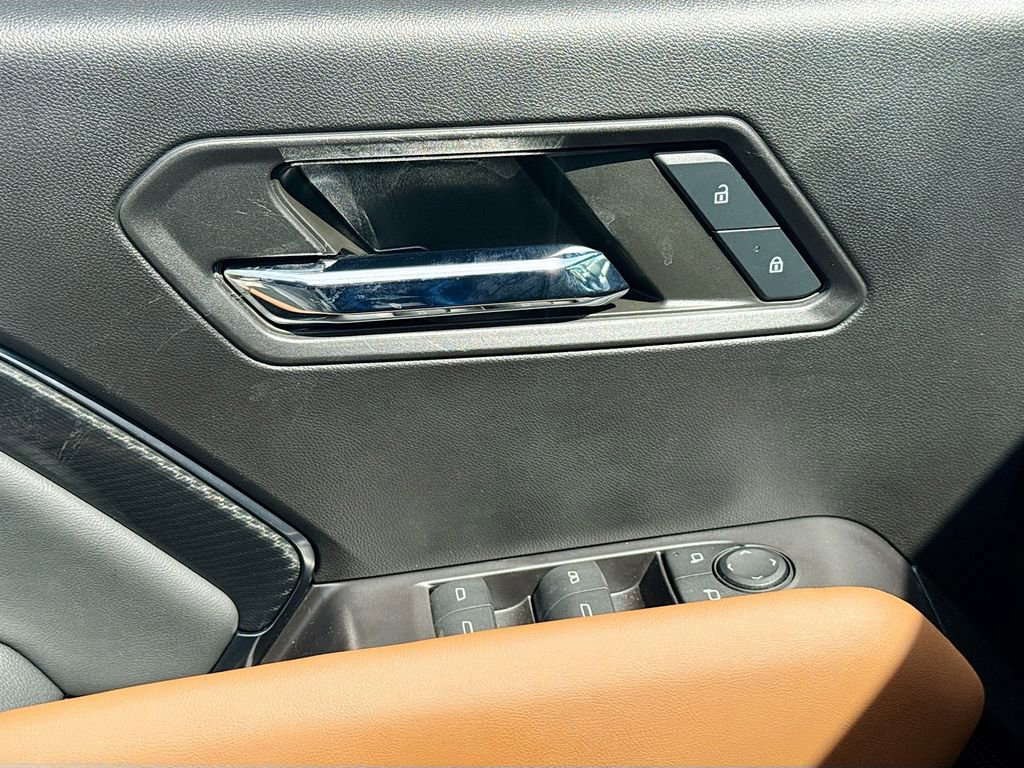 Used 2024 GMC Canyon AT4 w/ Technology Package image 18