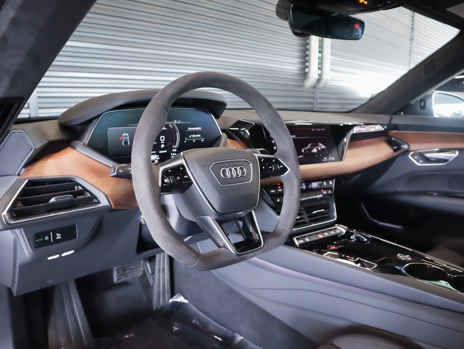 Certified 2024 Audi e-tron GT Prestige AWD/4WD image 16