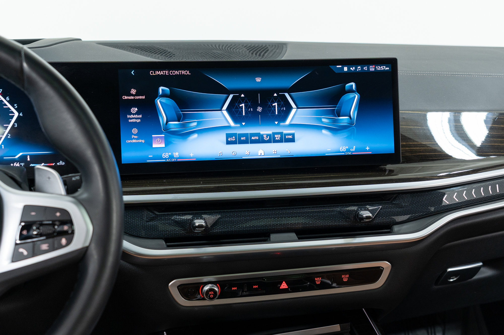 Certified 2024 BMW X7 xDrive40i w/ M Sport Package image 19