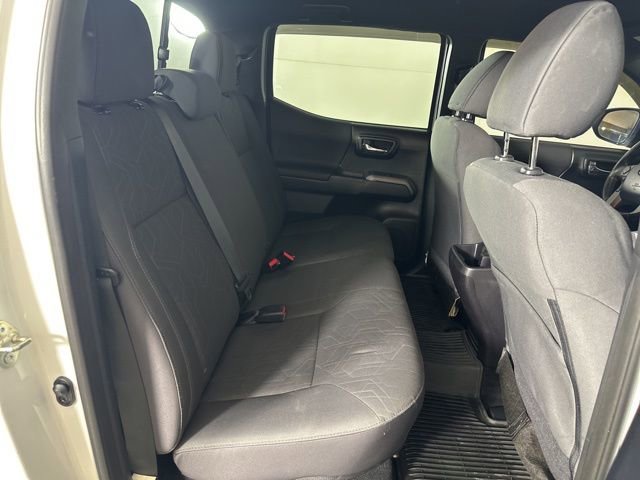 Used 2016 Toyota Tacoma TRD Sport AWD/4WD image 16