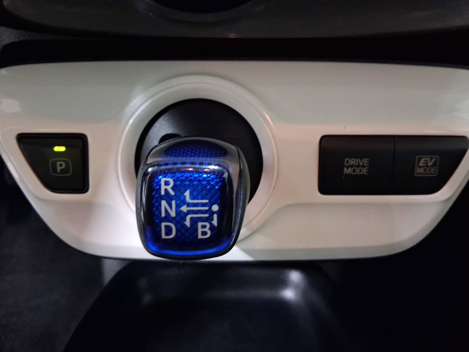 Used 2016 Toyota Prius Two FWD image 27