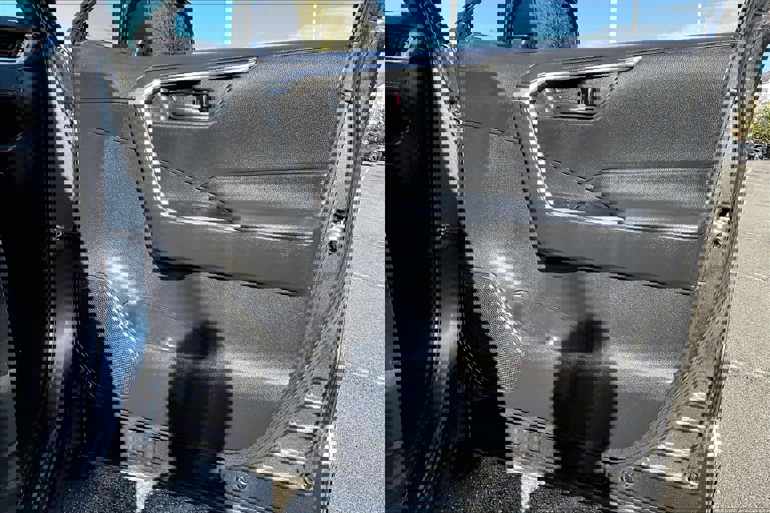 Used 2021 Toyota RAV4 LE image 22