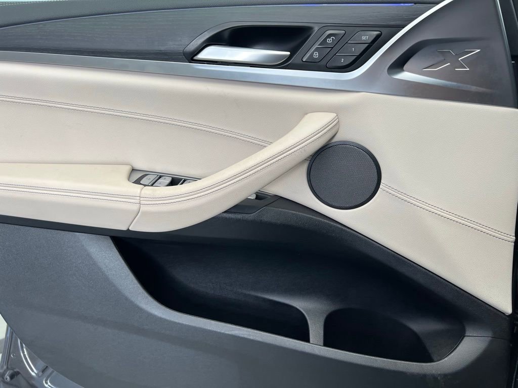 Certified 2024 BMW X4 M40i w/ Premium Package image 21