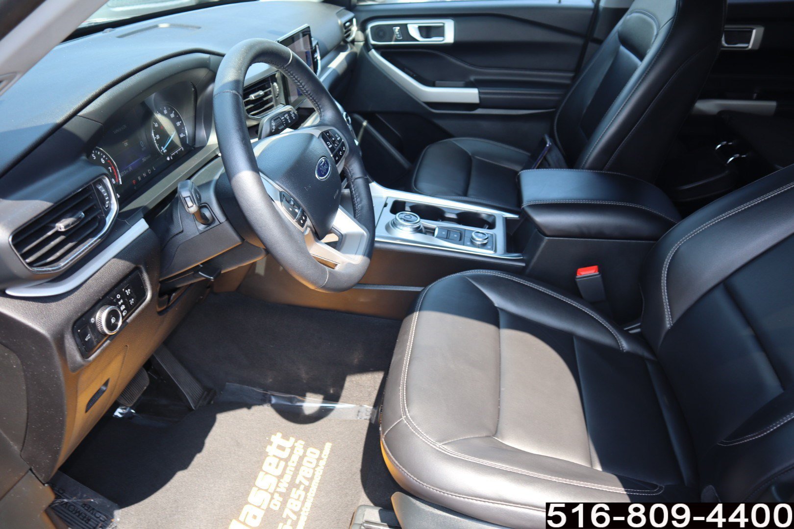 Used 2023 Ford Explorer XLT w/ Equipment Group 202A AWD/4WD image 16