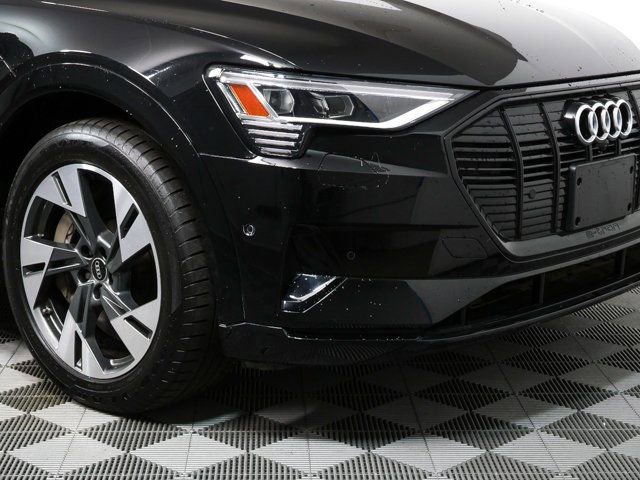 Certified 2022 Audi e-tron Premium w/ Convenience Plus Package image 38