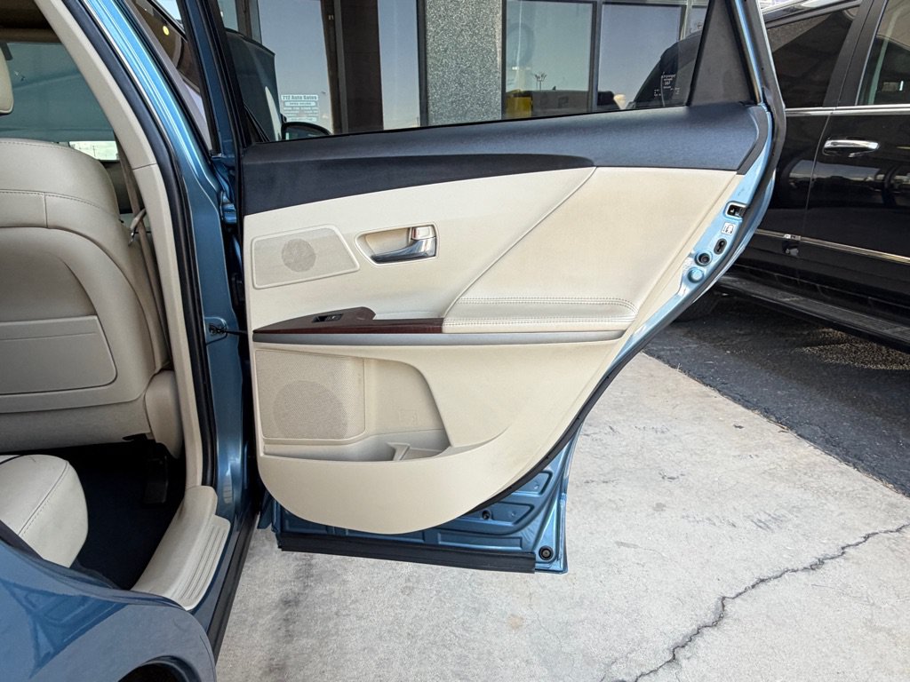 Used 2012 Toyota Venza Limited w/ Tow Pkg AWD/4WD image 35