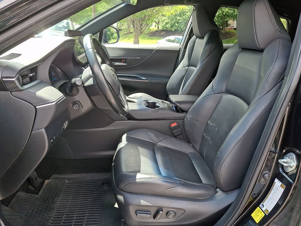 Used 2023 Toyota Venza Nightshade AWD/4WD image 14