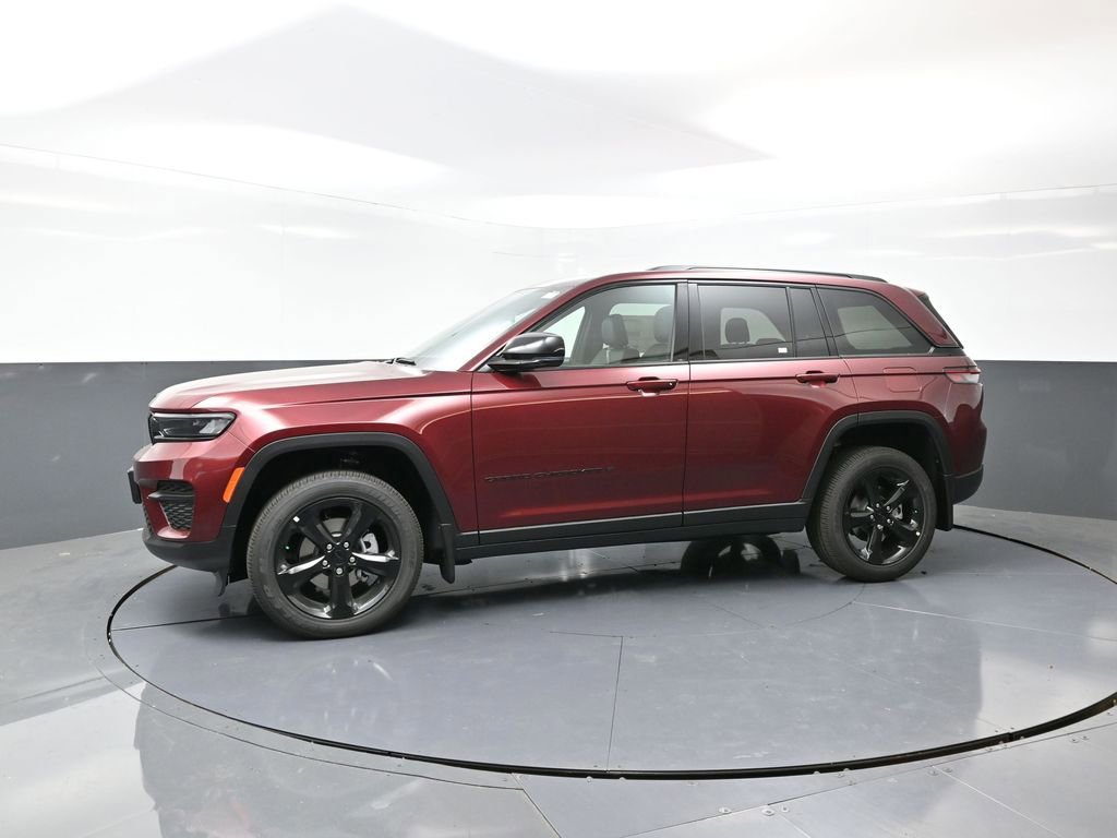 New 2025 Jeep Grand Cherokee Altitude w/ Trailer Tow Package image 5