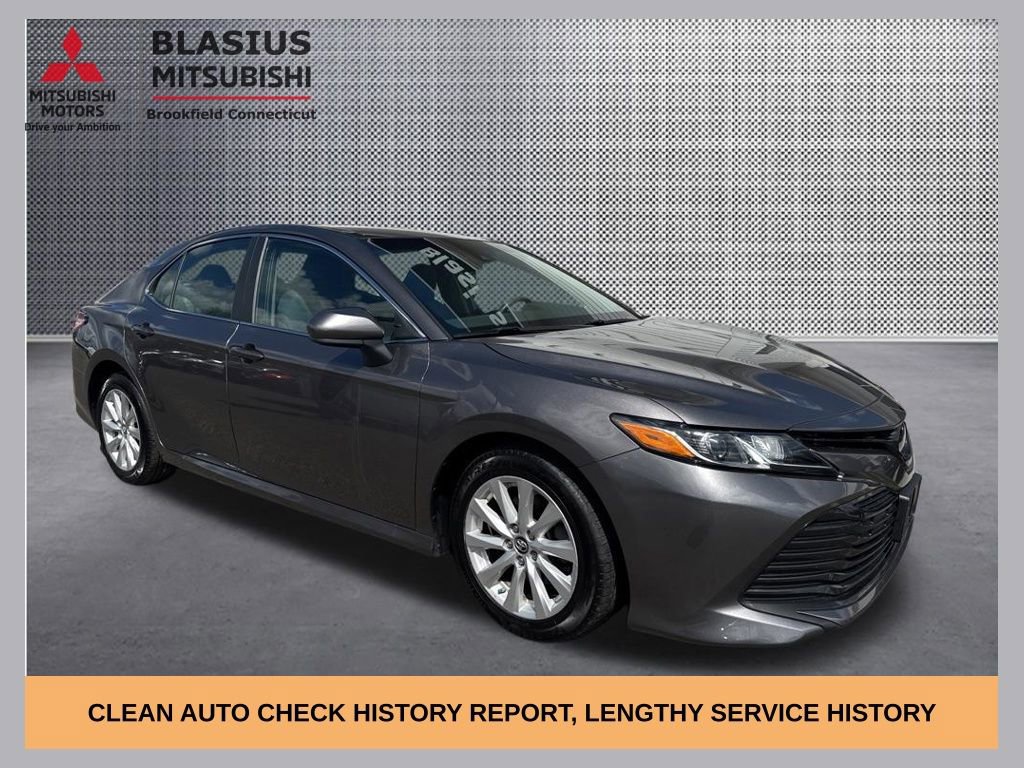Used 2018 Toyota Camry LE FWD image 1
