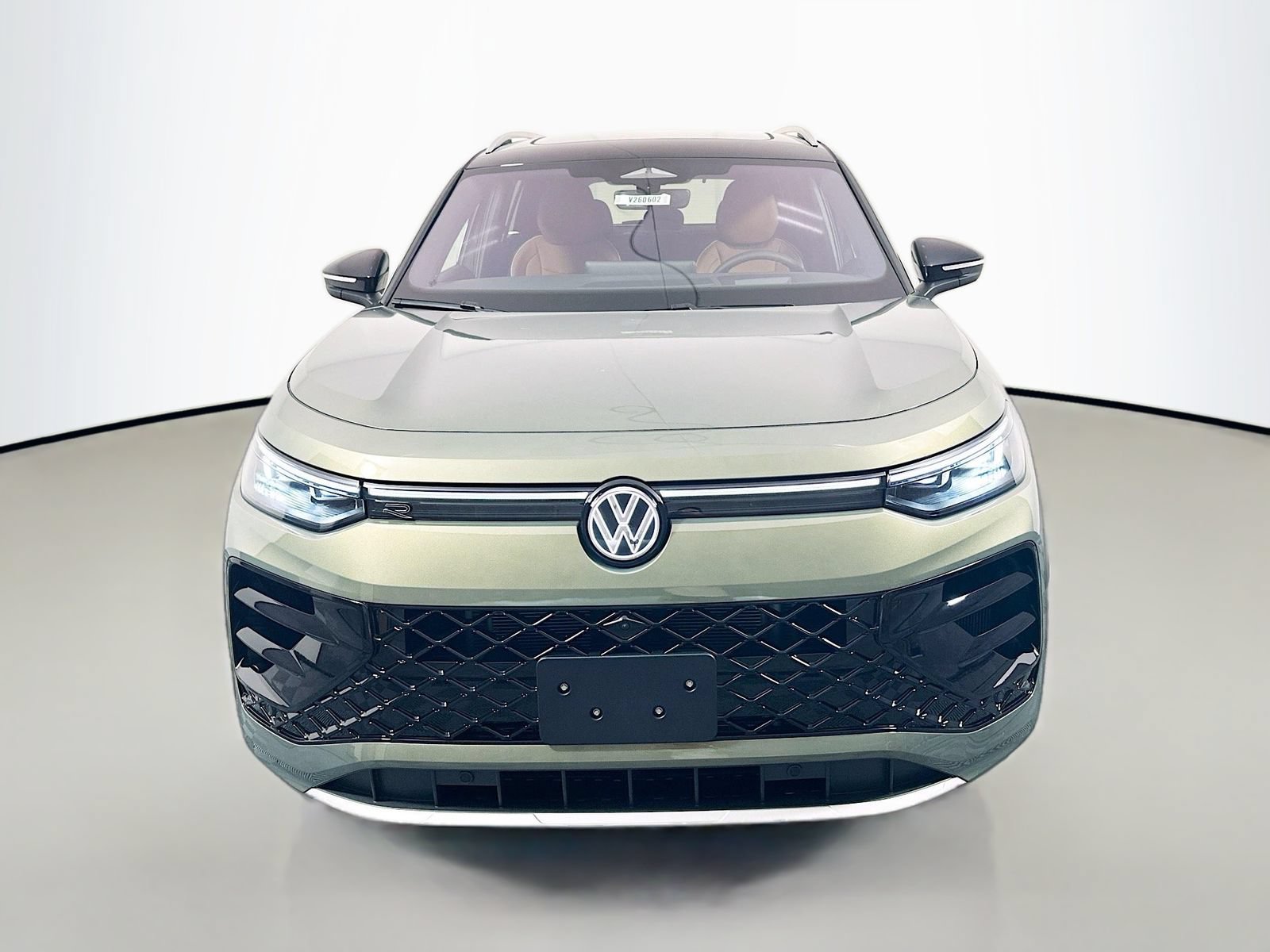 New 2026 Volkswagen Tiguan SEL R-Line AWD/4WD image 2
