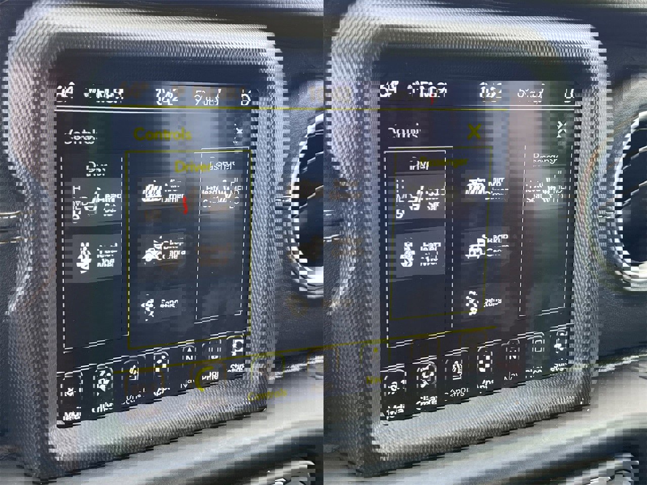 Used 2022 Jeep Wrangler Unlimited Sahara w/ Cold Weather Group image 17