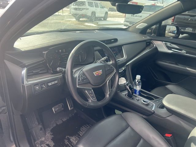 Used 2023 Cadillac XT5 Sportv w/ Technology Package image 4