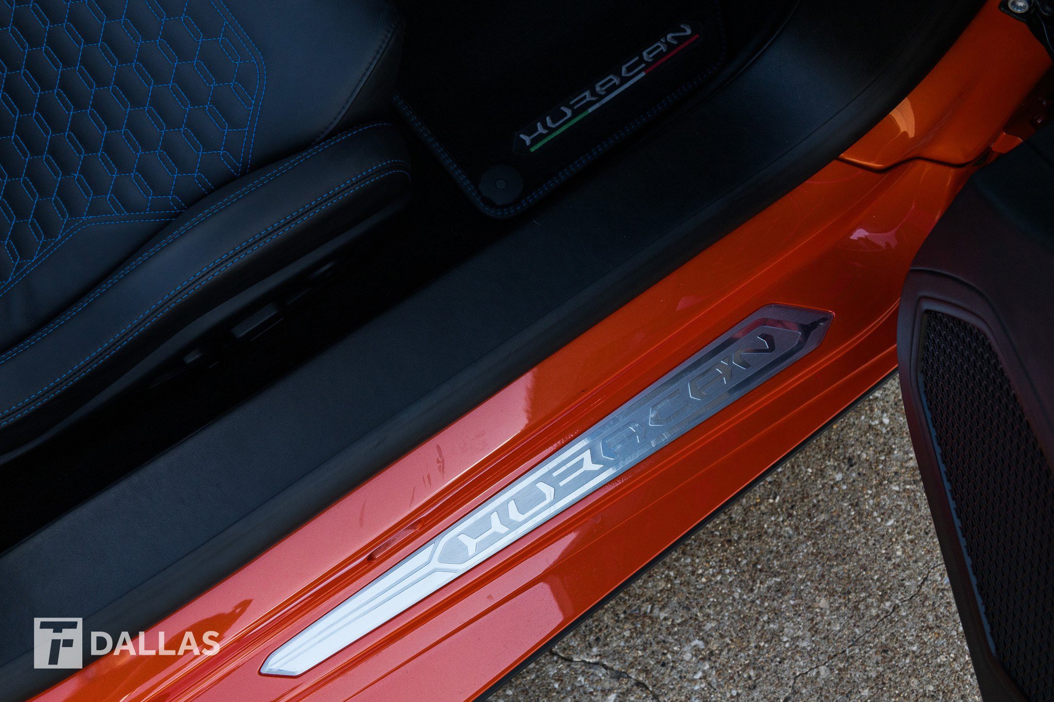 Used 2022 Lamborghini Huracan EVO image 32