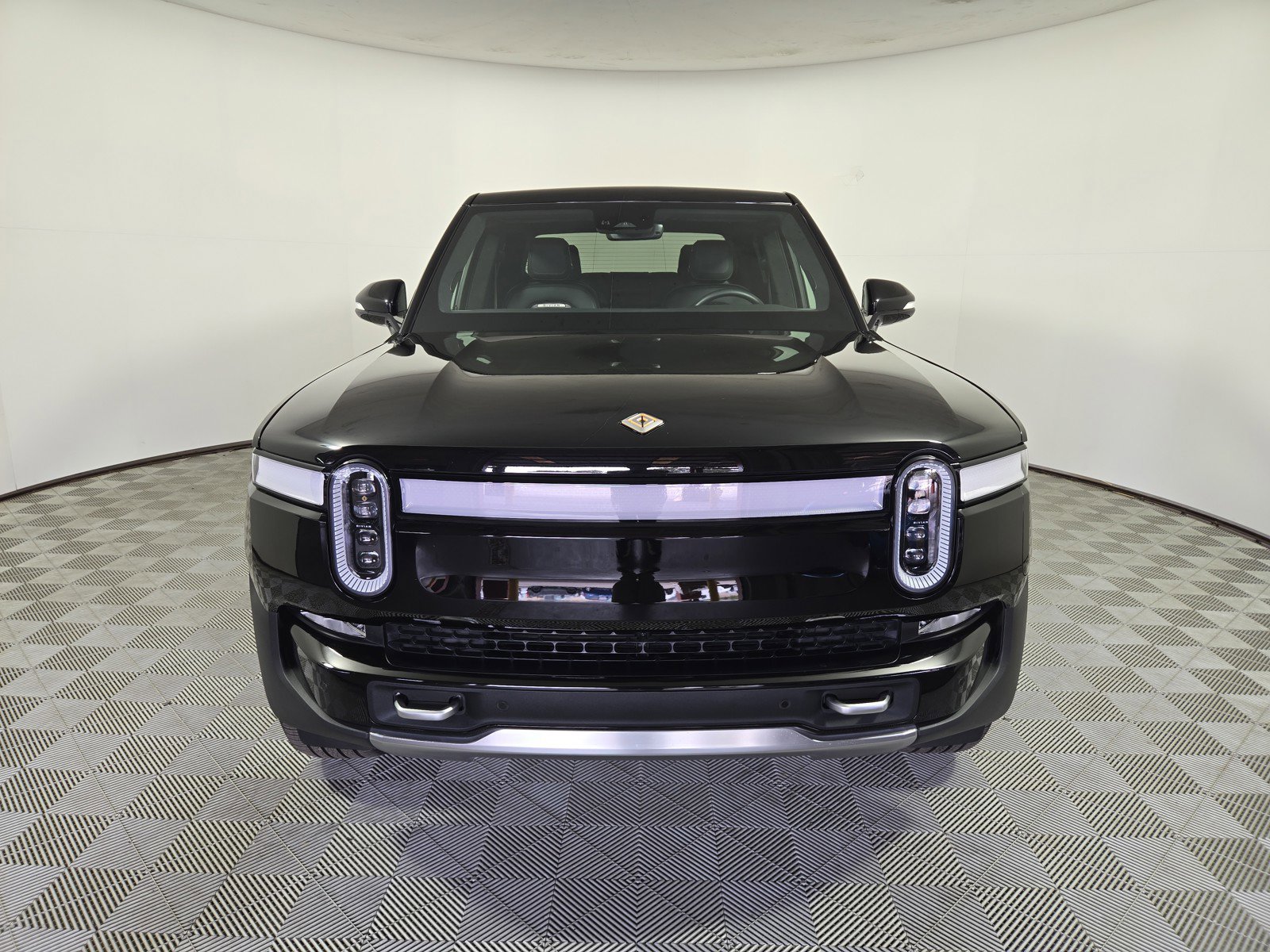 Used 2024 Rivian R1T Adventure AWD/4WD image 8