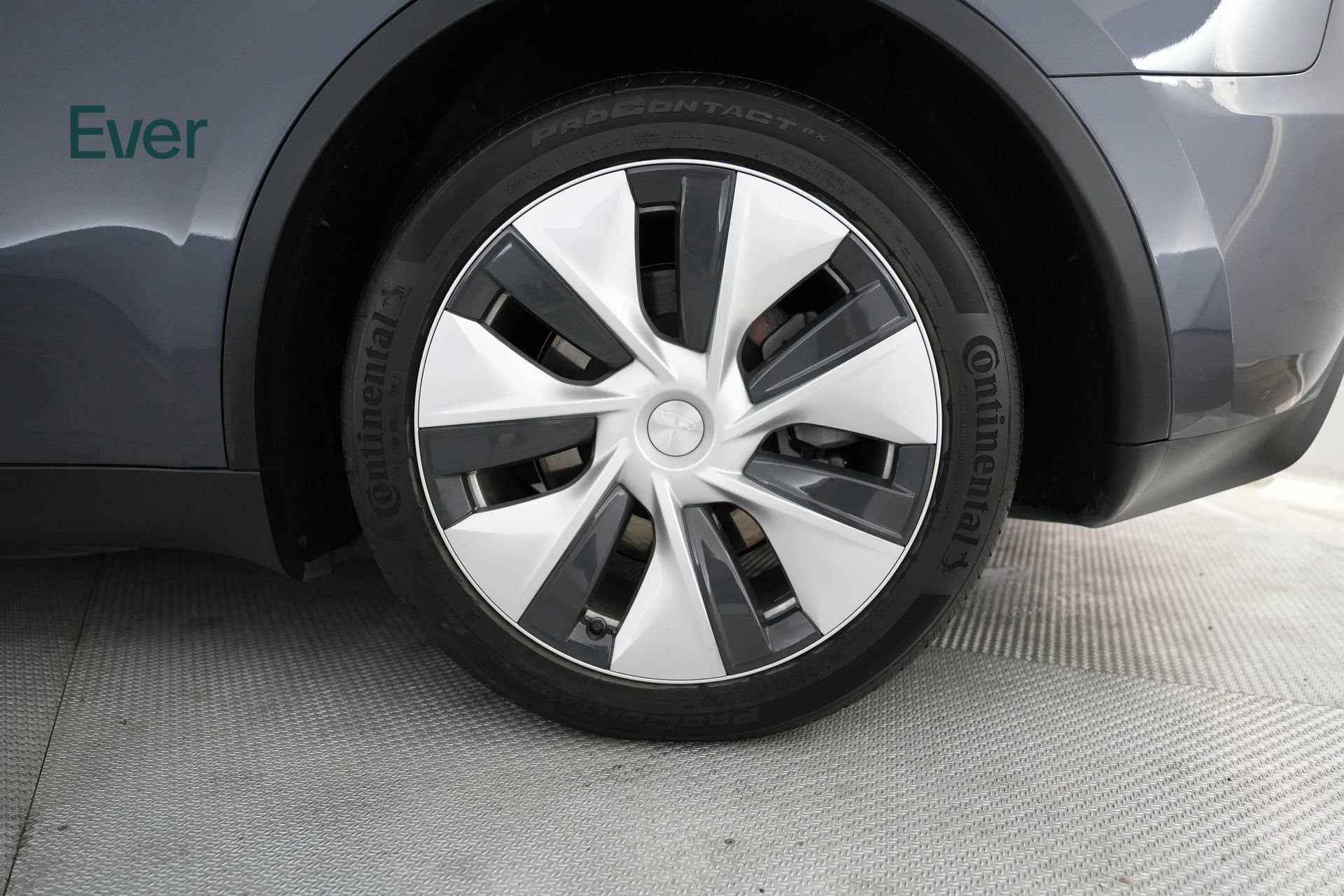 Used 2023 Tesla Model Y 2WD image 9