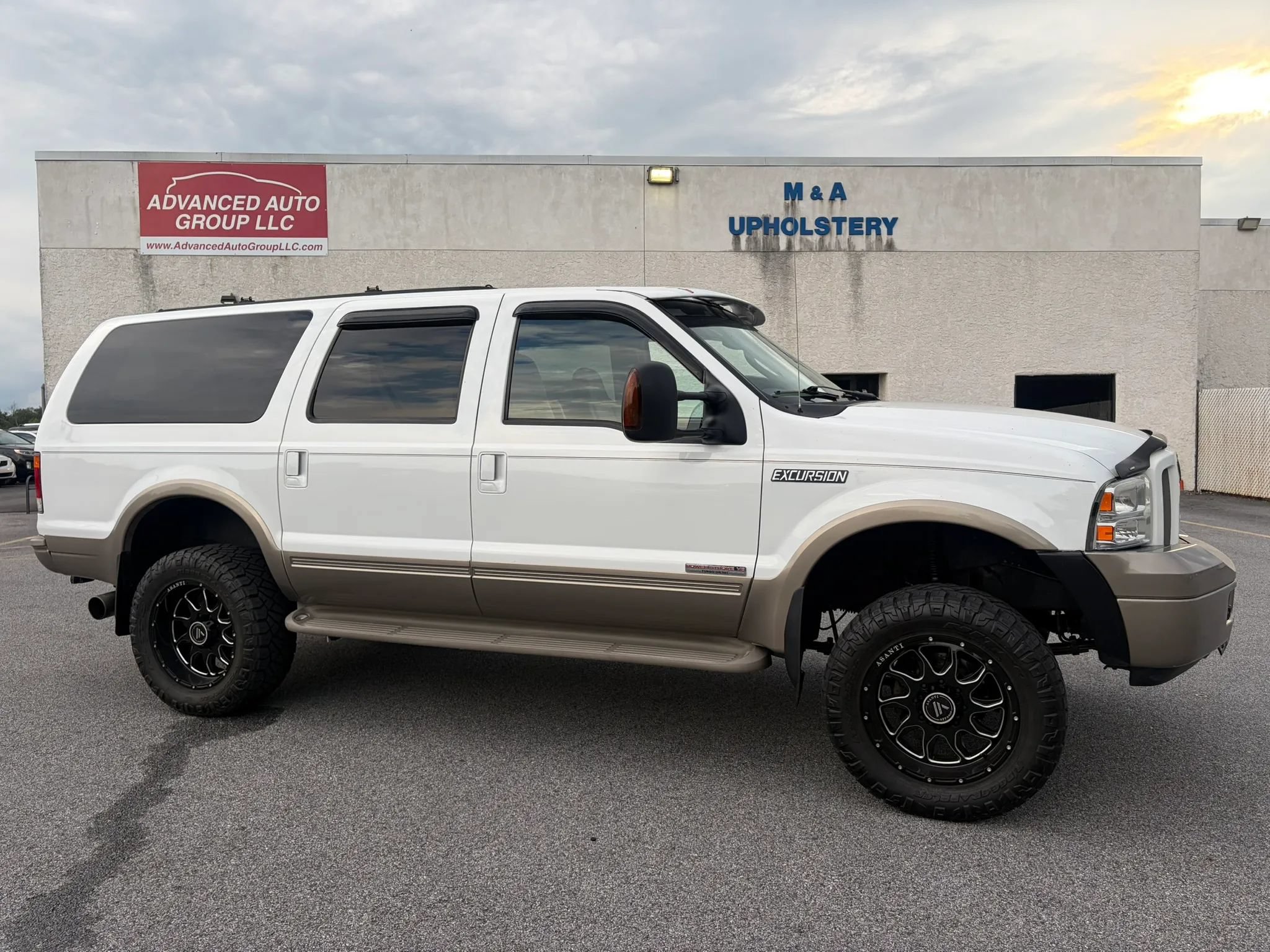 Used 2005 Ford Excursion Eddie Bauer AWD/4WD image 10