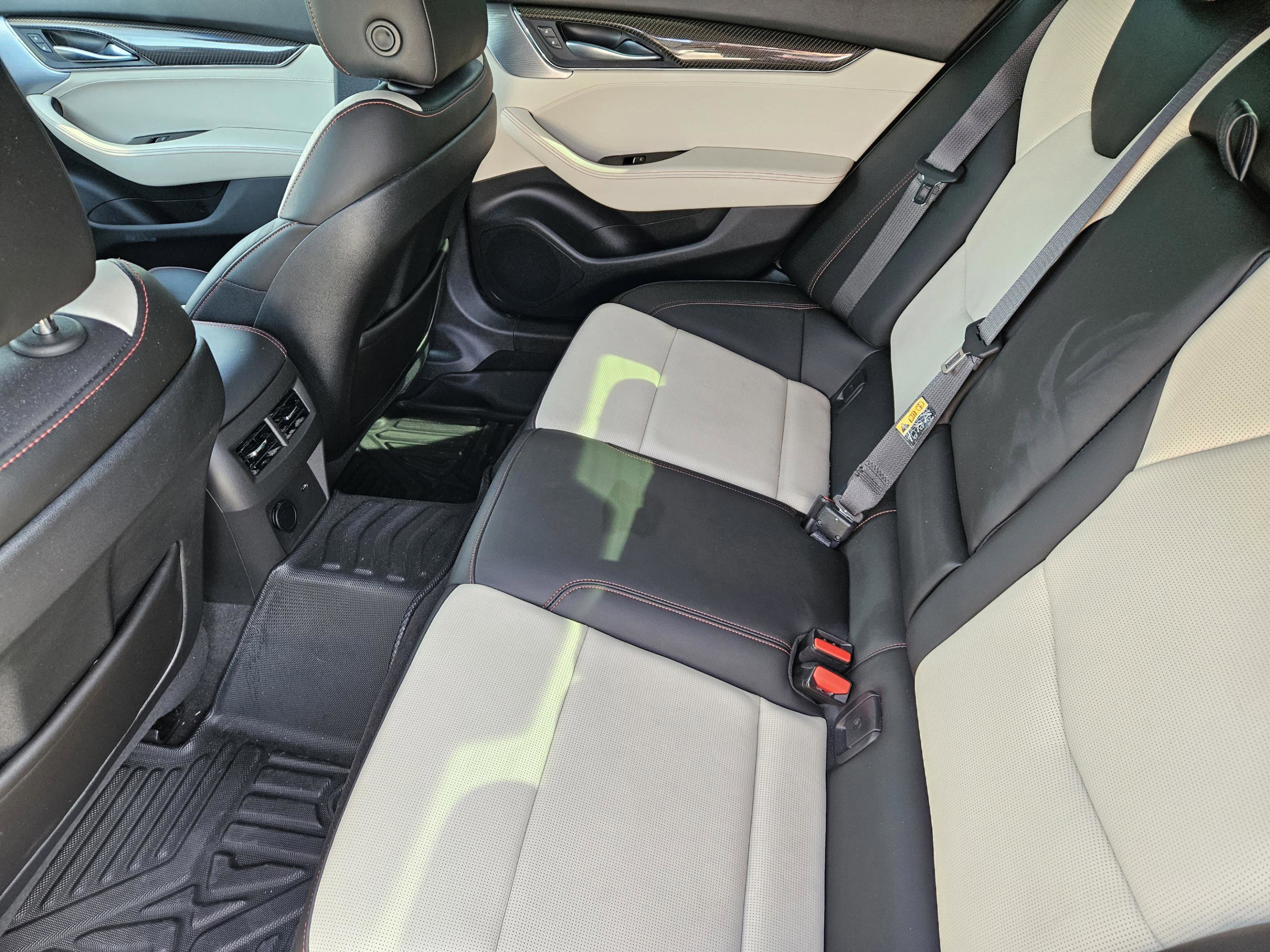 Used 2023 Cadillac CT5 V w/ Premium Package RWD image 27