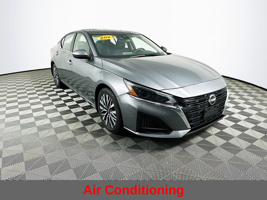 Used 2023 Nissan Altima 2.5 SV image 4