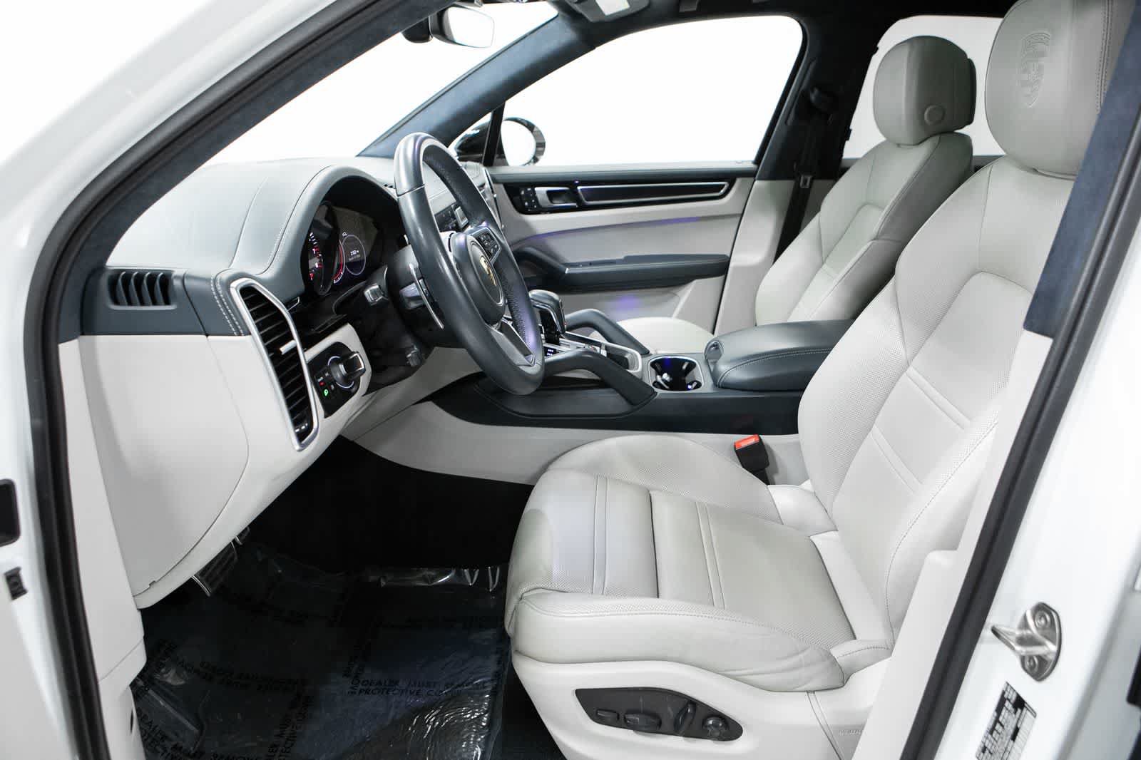 Certified 2023 Porsche Cayenne GTS w/ Premium Package Plus AWD/4WD image 22