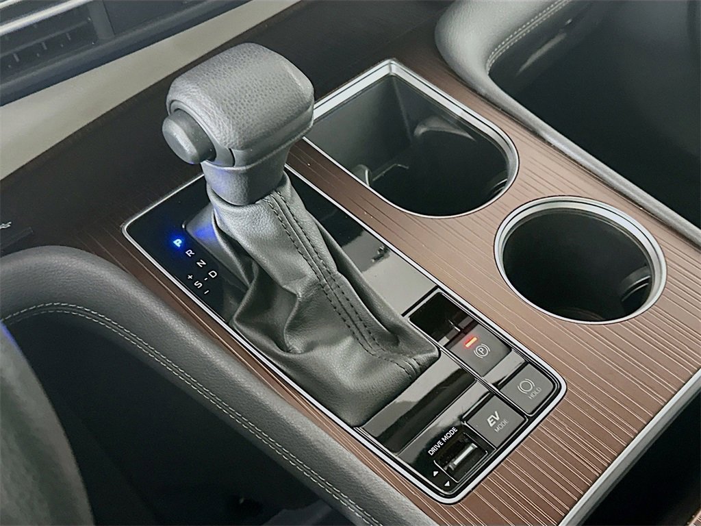 Used 2024 Toyota Sienna LE image 16