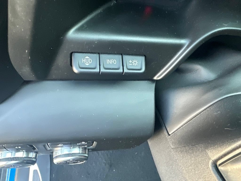 Used 2022 GMC Sierra 1500 AT4 w/ AT4 Premium Package AWD/4WD image 12