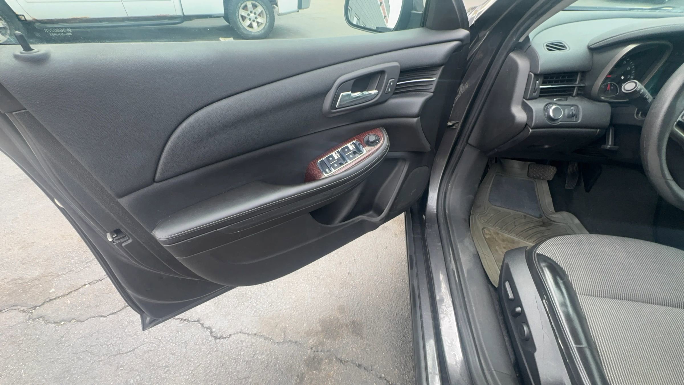 Used 2013 Chevrolet Malibu LT w/ Power Convenience Package FWD image 12