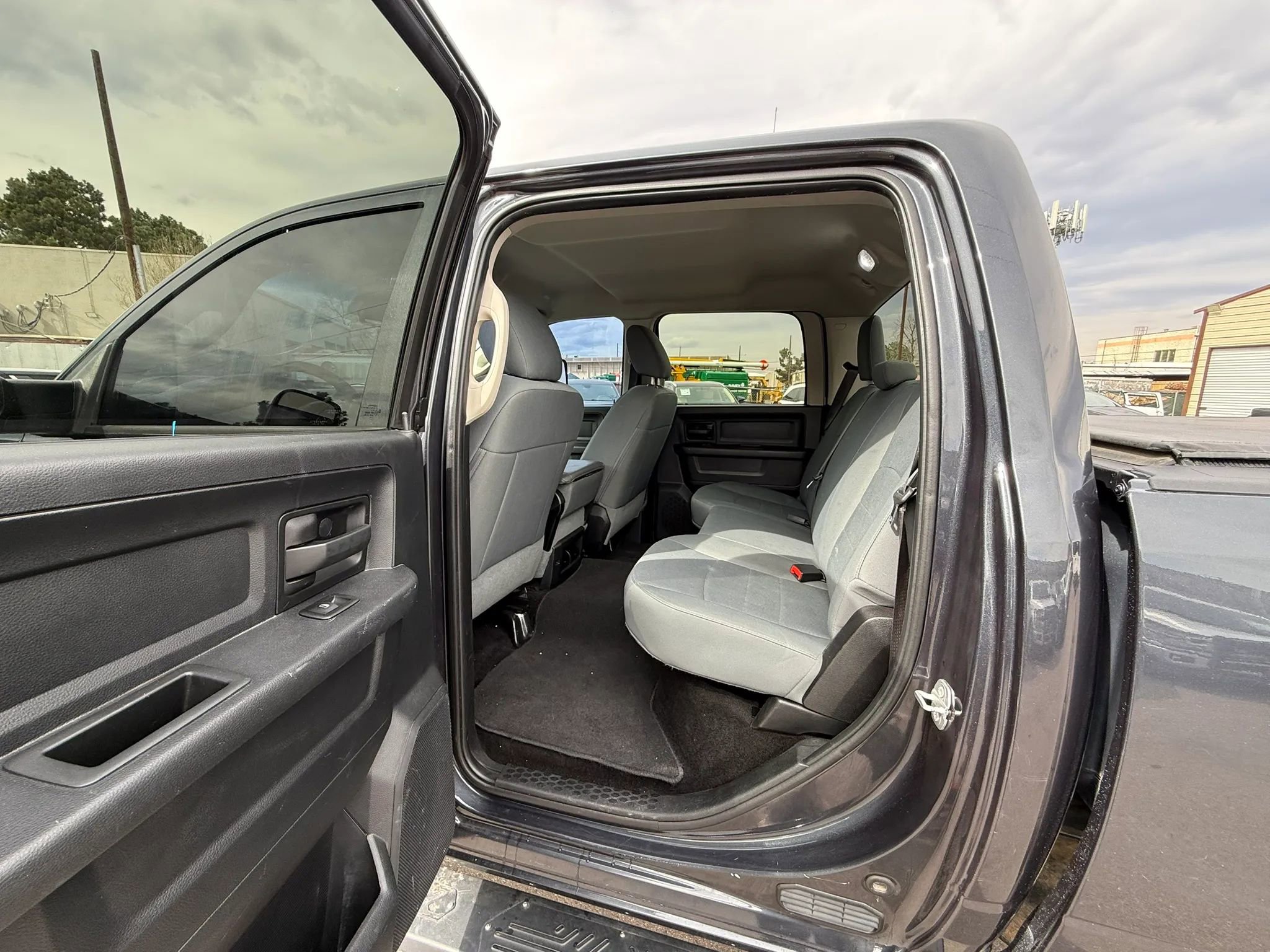 Used 2015 RAM 2500 Tradesman w/ Chrome Appearance Group AWD/4WD image 45