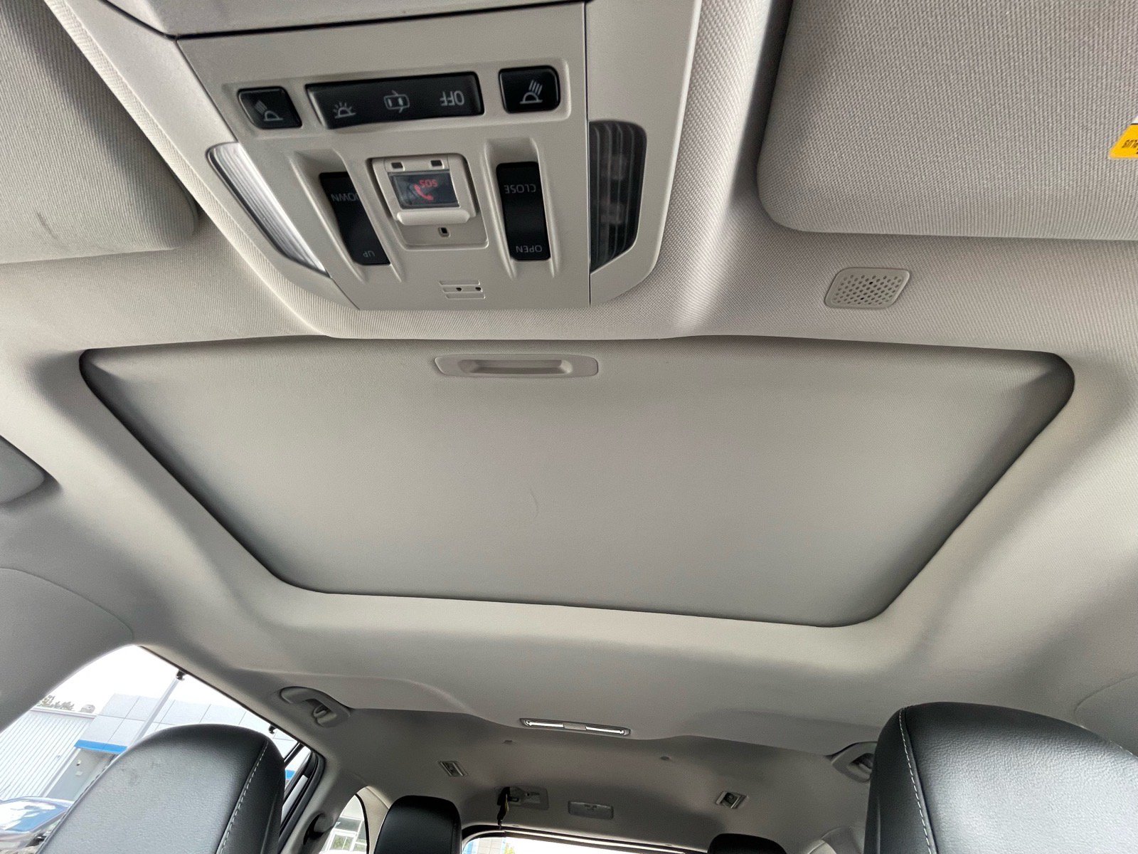 Used 2020 Toyota Highlander Limited FWD image 20