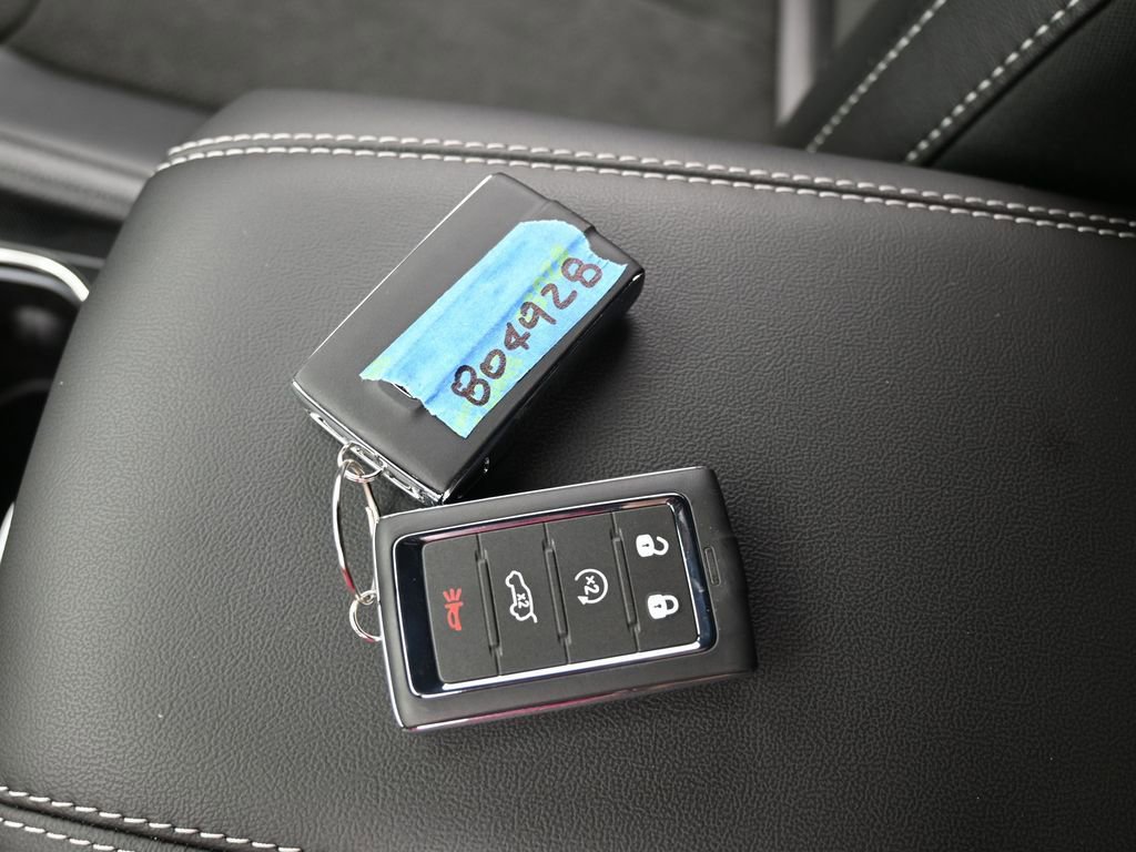 New 2025 Jeep Grand Cherokee Altitude image 19