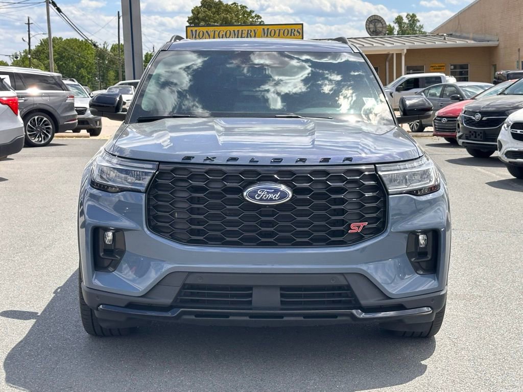 Used 2025 Ford Explorer ST AWD/4WD image 12