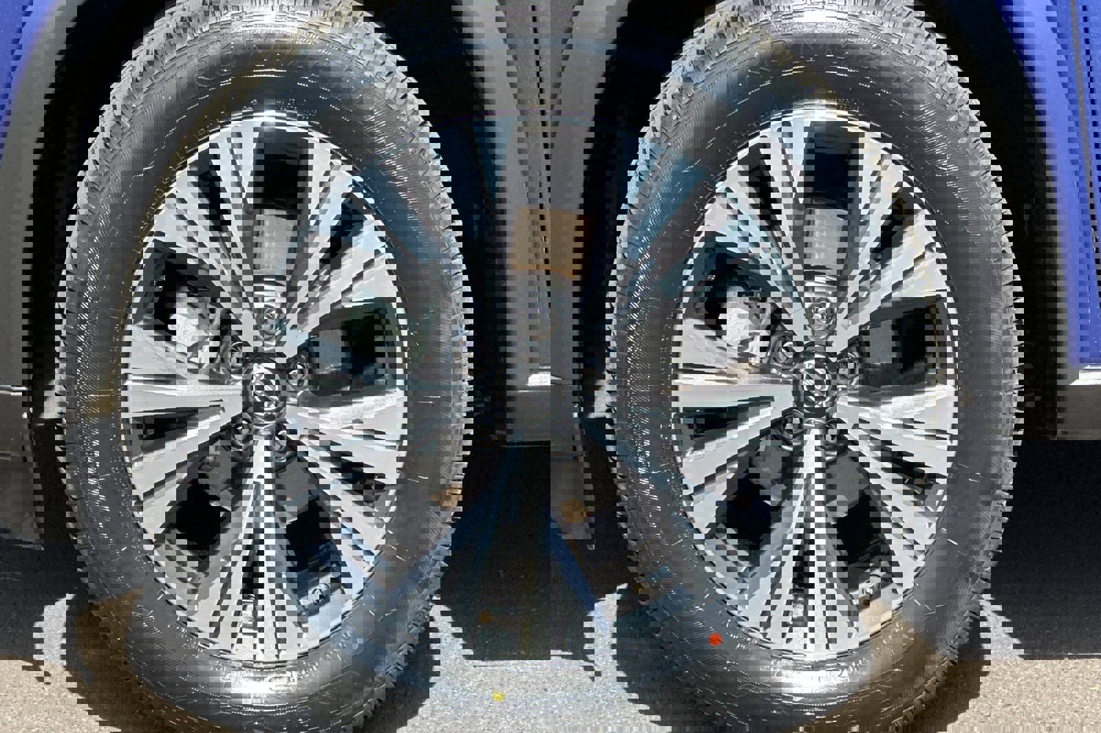 Used 2023 Nissan Rogue SV image 32