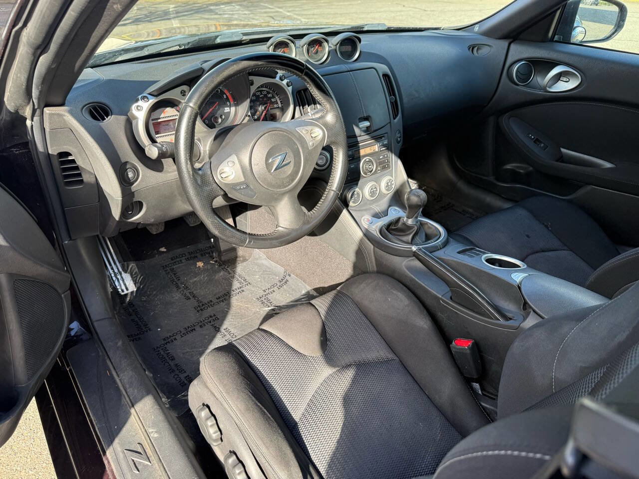 Used 2010 Nissan 370Z Touring w/ Sport Pkg RWD image 30