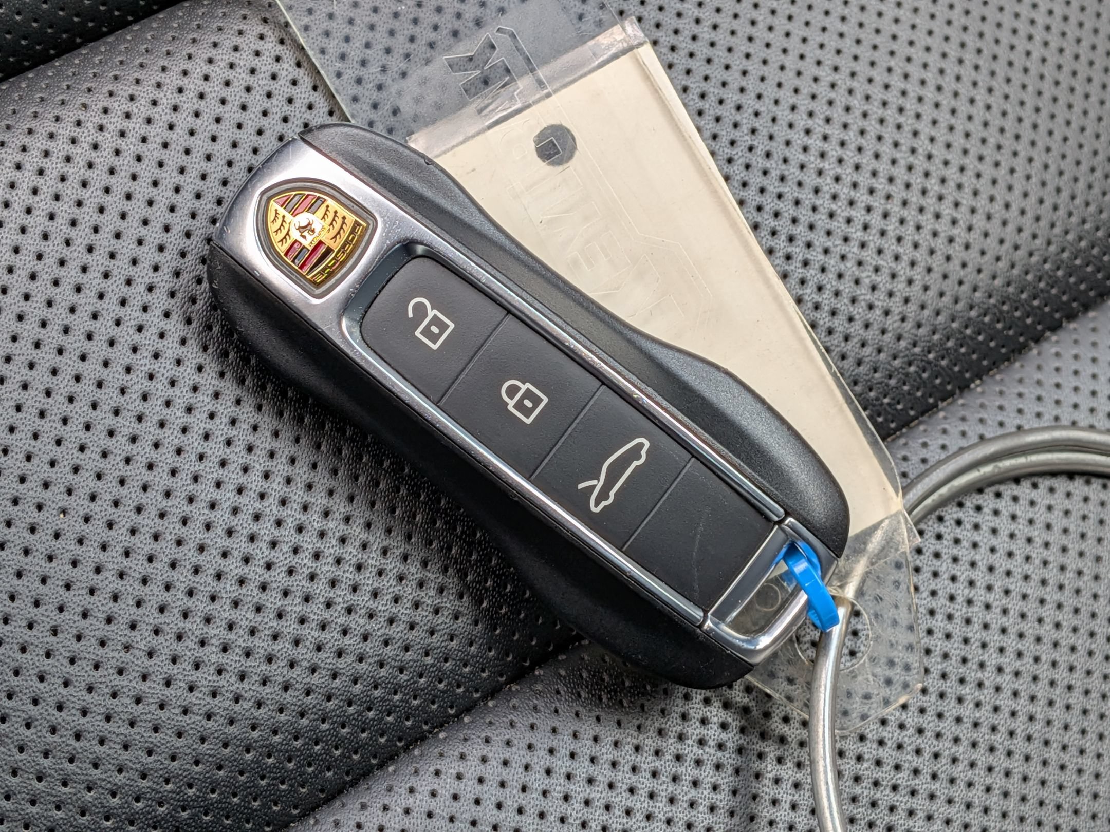 Certified 2025 Porsche 911 Carrera RWD image 40