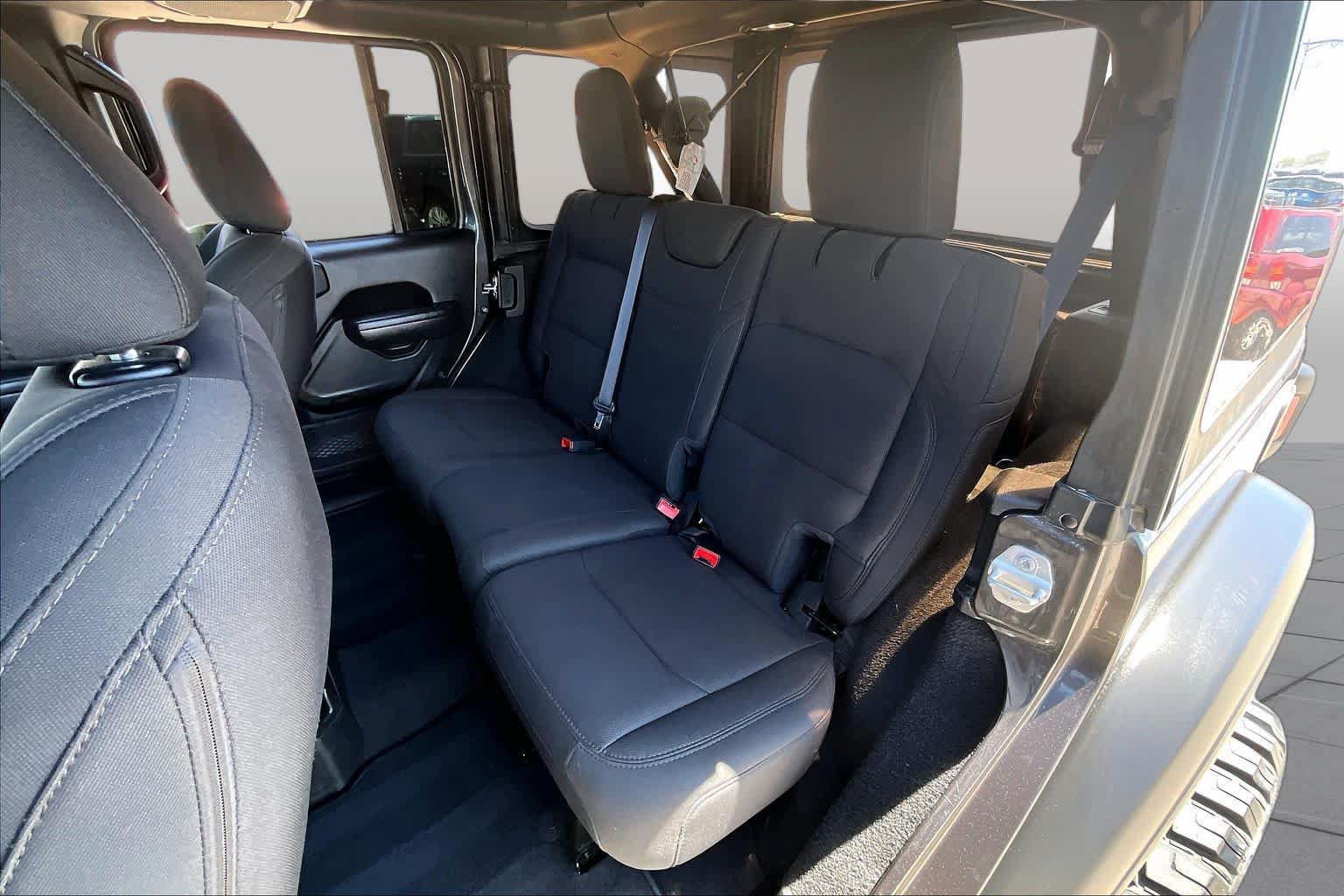 Used 2022 Jeep Wrangler Unlimited Sport AWD/4WD image 19