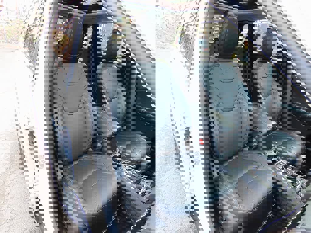 Used 2021 Jeep Cherokee Limited image 20