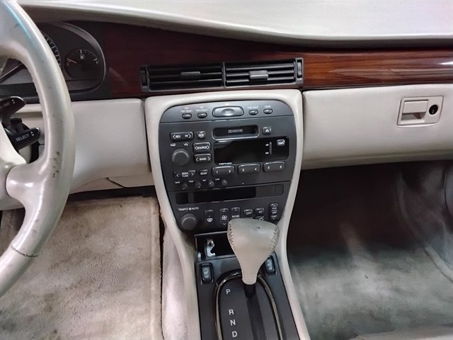 Used 2001 Cadillac Eldorado ESC w/ Comfort/Convenience Pkg FWD image 11