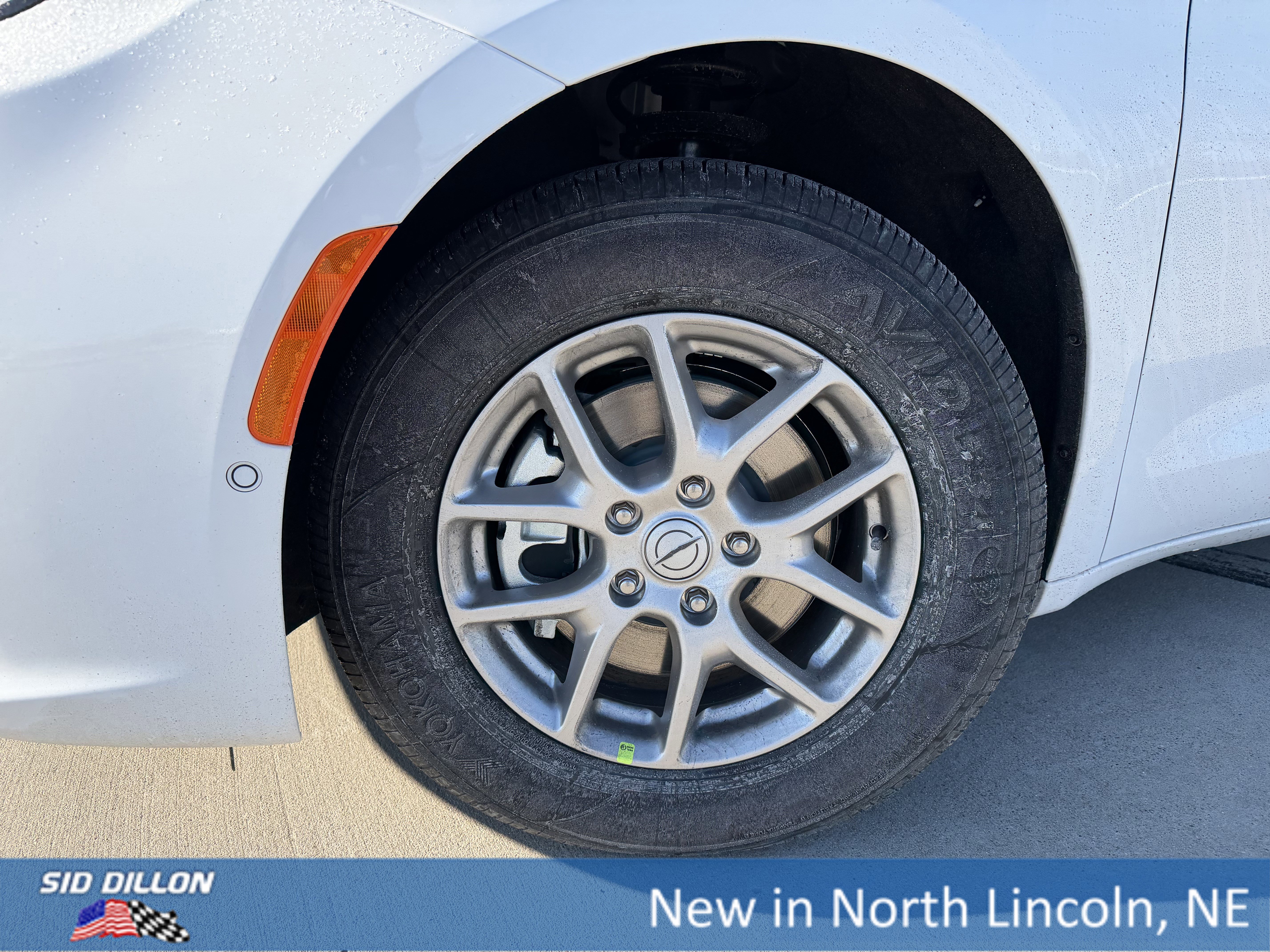 New 2026 Chrysler Pacifica Select image 5