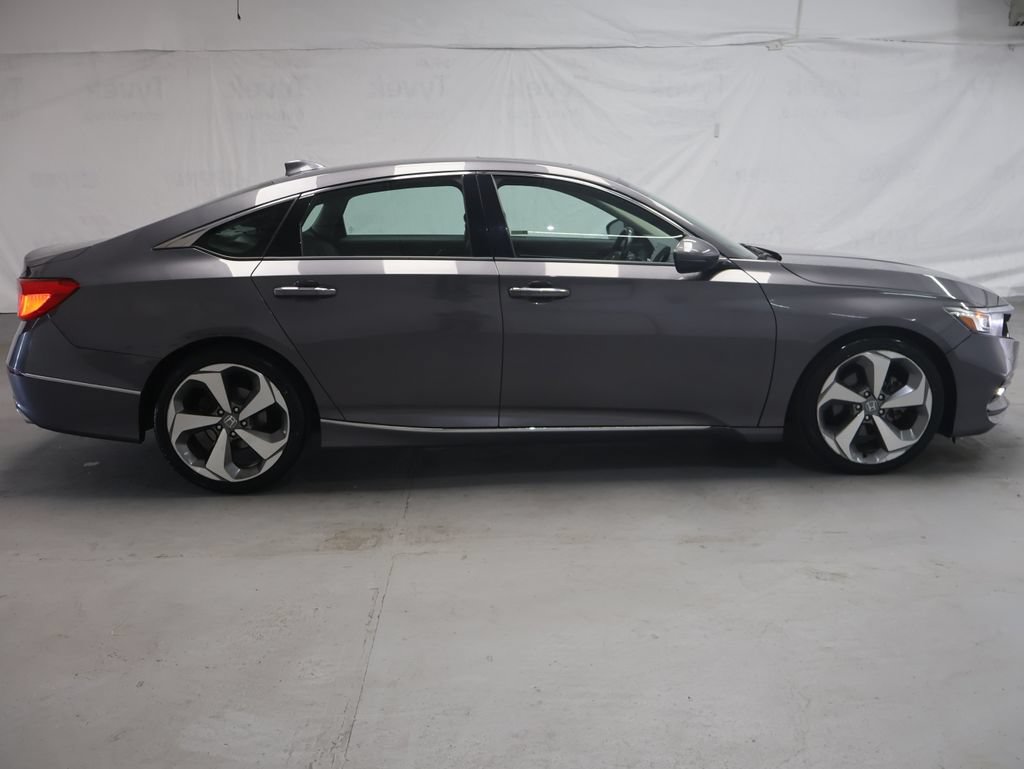 Used 2018 Honda Accord Touring image 8
