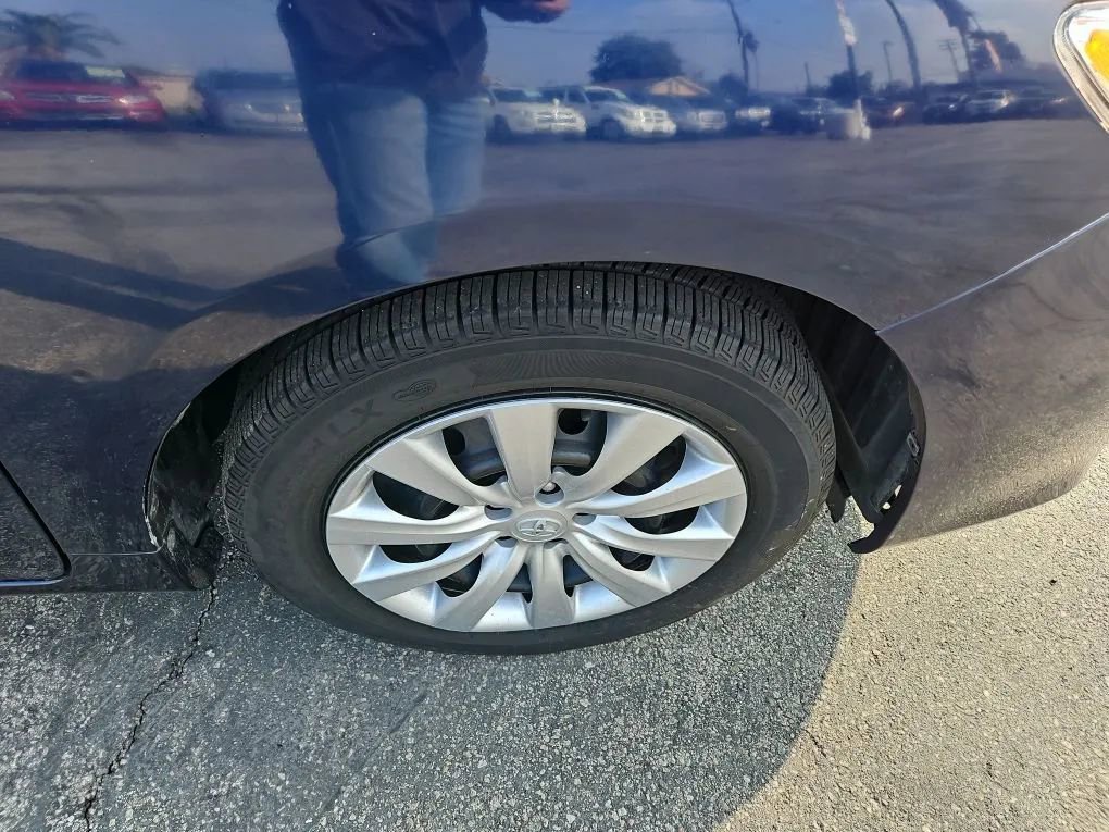 Used 2012 Toyota Corolla LE image 23